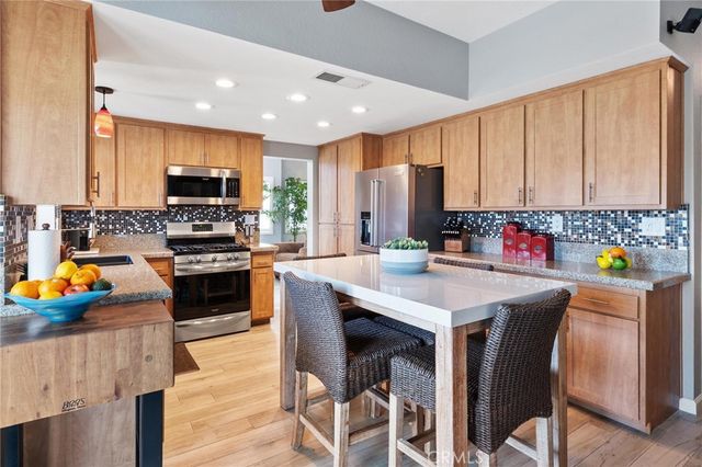 34247 Via Buena, Yucaipa, CA 92399