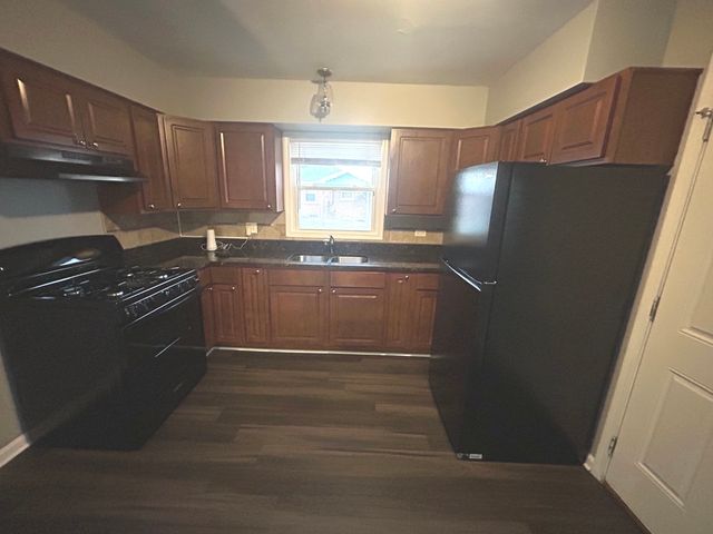 656 E 159th Place, South Holland, IL 60473