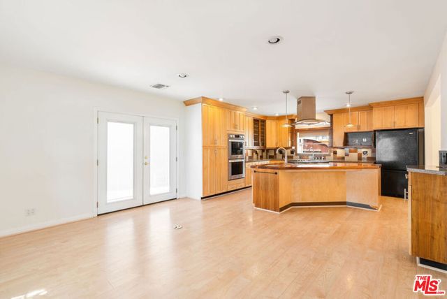 1221 N Frederic Street, Burbank, CA 91505