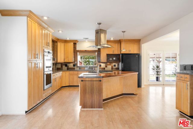 1221 N Frederic Street, Burbank, CA 91505
