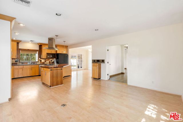 1221 N Frederic Street, Burbank, CA 91505