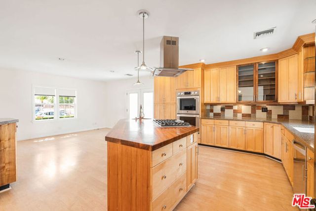 1221 N Frederic Street, Burbank, CA 91505