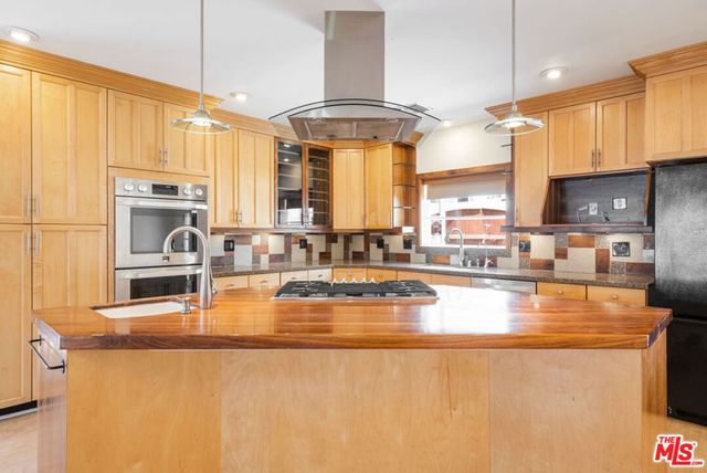 1221 N Frederic Street, Burbank, CA 91505