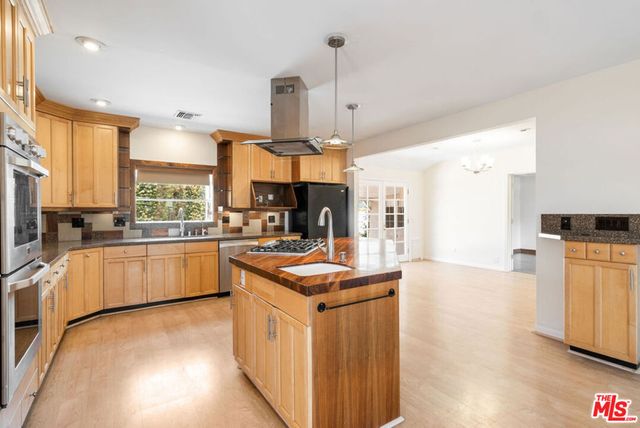 1221 N Frederic Street, Burbank, CA 91505