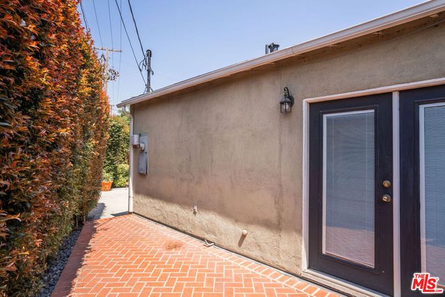 1221 N Frederic Street, Burbank, CA 91505