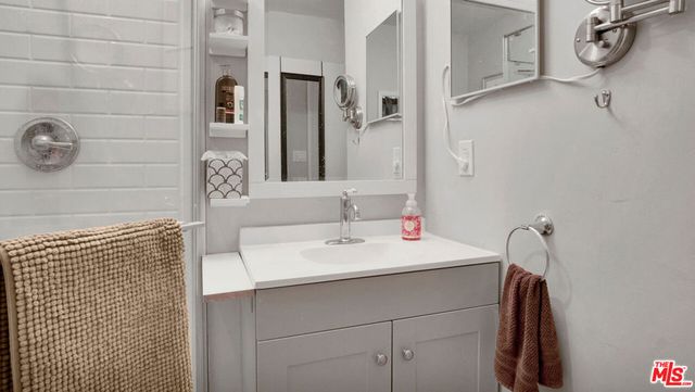 1221 N Frederic Street, Burbank, CA 91505