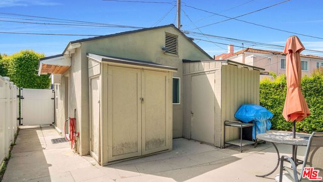 1221 N Frederic Street, Burbank, CA 91505