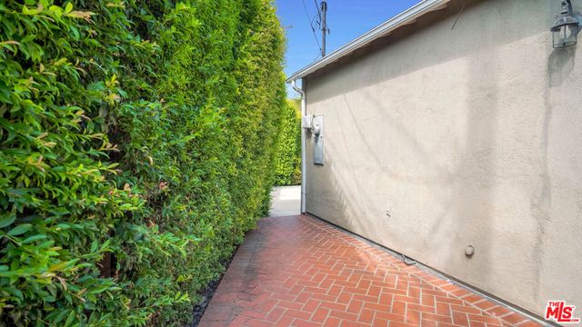 1221 N Frederic Street, Burbank, CA 91505