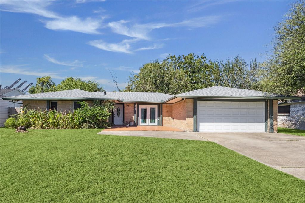3906 Dolphin Lane, La Porte, TX 77571