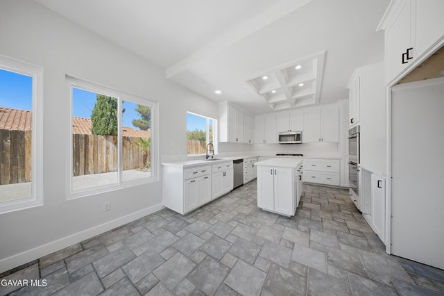 337 Morningside Terrace, Palmdale, CA 93551