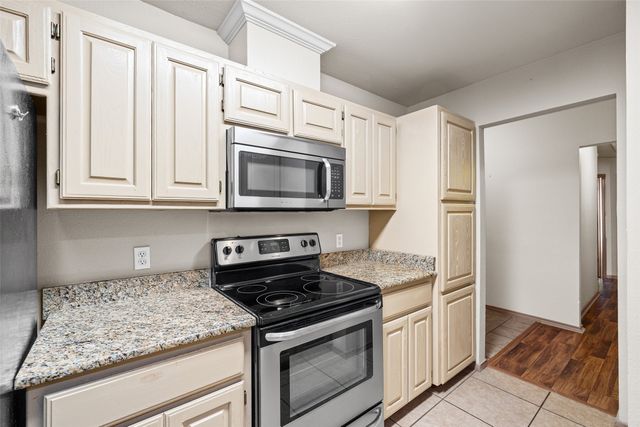 1517 Hayloft Lane, Granbury, TX 76048