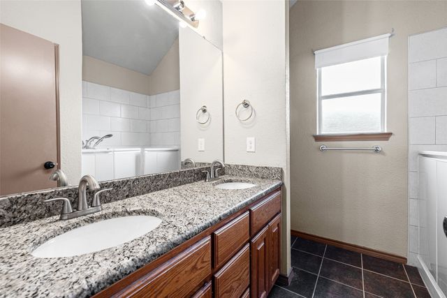1517 Hayloft Lane, Granbury, TX 76048