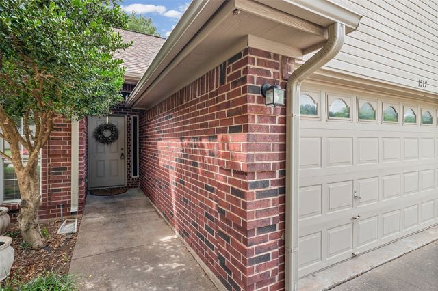 1517 Hayloft Lane, Granbury, TX 76048