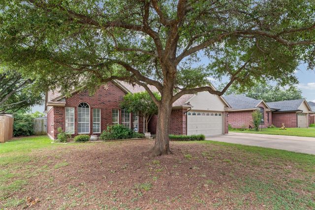 1517 Hayloft Lane, Granbury, TX 76048