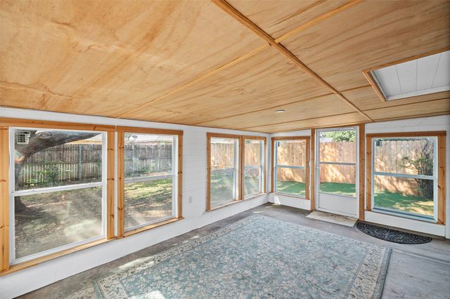 1517 Hayloft Lane, Granbury, TX 76048