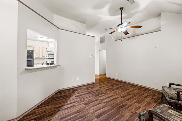 1517 Hayloft Lane, Granbury, TX 76048