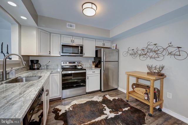 375 WOODLAKE DR, Marlton, NJ 08053