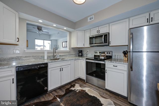 375 WOODLAKE DR, Marlton, NJ 08053