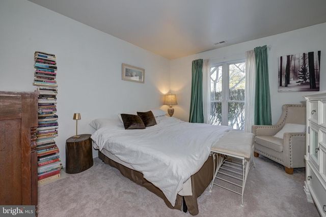 375 WOODLAKE DR, Marlton, NJ 08053