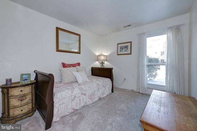 375 WOODLAKE DR, Marlton, NJ 08053