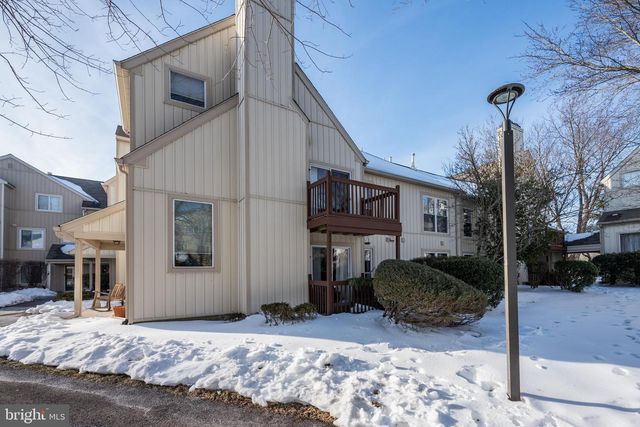 375 WOODLAKE DR, Marlton, NJ 08053