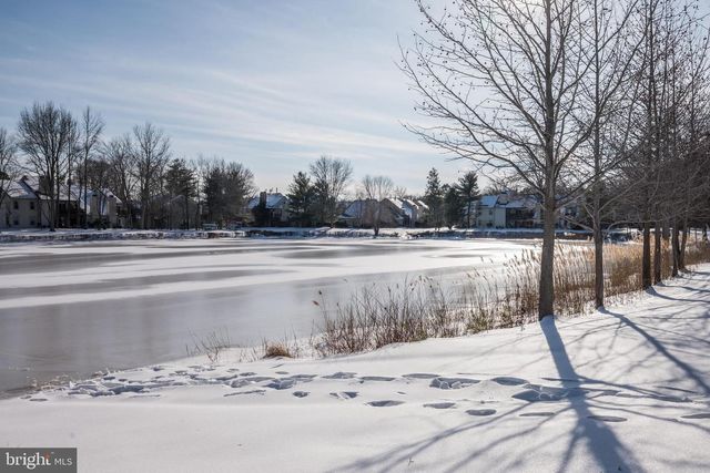 375 WOODLAKE DR, Marlton, NJ 08053