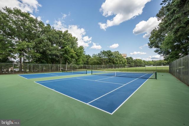 375 WOODLAKE DR, Marlton, NJ 08053