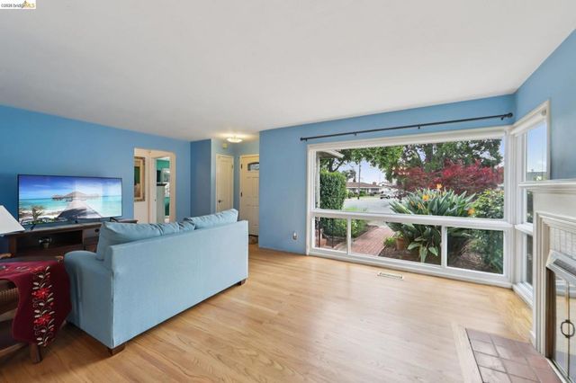 928 Evergreen AVE, San Leandro, CA 94577