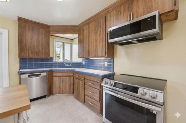 928 Evergreen AVE, San Leandro, CA 94577