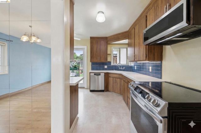 928 Evergreen AVE, San Leandro, CA 94577