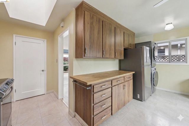 928 Evergreen AVE, San Leandro, CA 94577