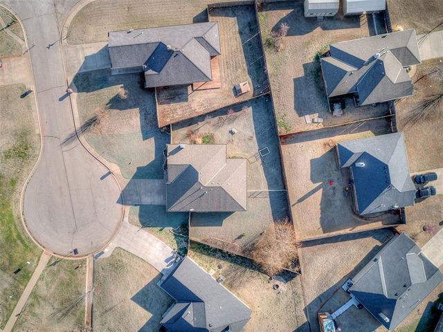 359 Raymond Lane, Piedmont, OK 73078