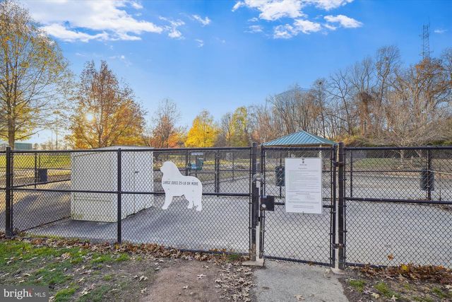 500 KING FARM BLVD #104, Rockville, MD 20850