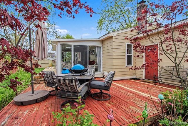 193 Mccatty Drive, White Lake, MI 48386