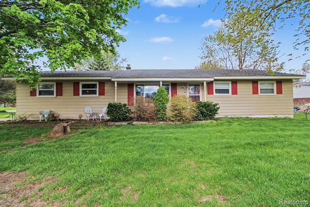 193 Mccatty Drive, White Lake, MI 48386