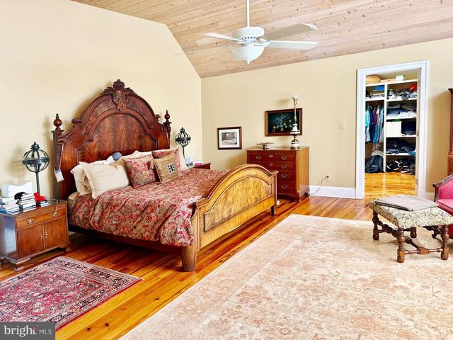 10590 MOUNTAIN SHADOW LN, Marshall, VA 20115
