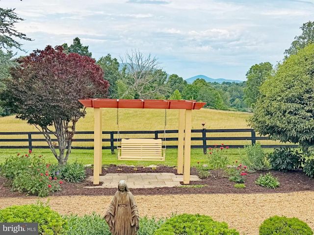 10590 MOUNTAIN SHADOW LN, Marshall, VA 20115