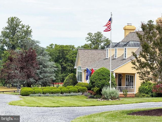 10590 MOUNTAIN SHADOW LN, Marshall, VA 20115