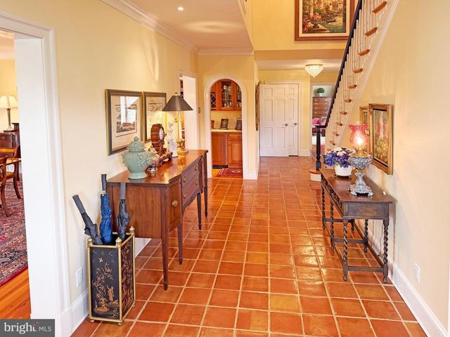 10590 MOUNTAIN SHADOW LN, Marshall, VA 20115