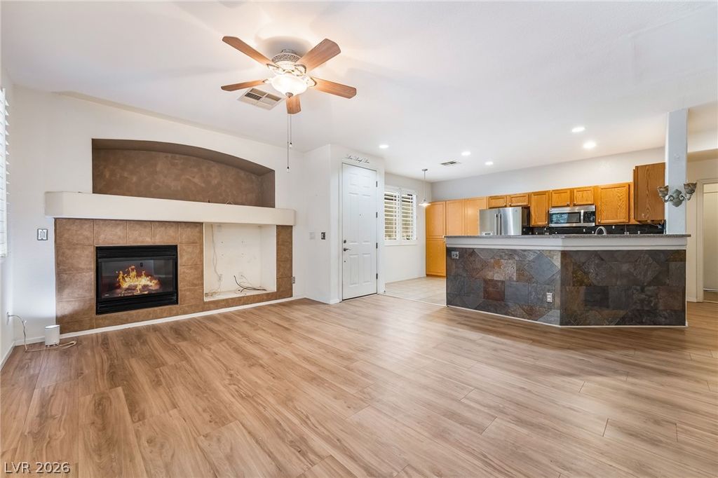 6245 Dan Blocker Avenue 102, Henderson, NV 89011 — photo 4
