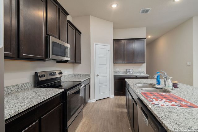 7043 Diamond, San Antonio, TX 78242