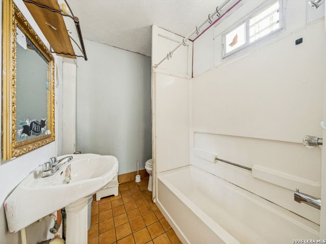 102 ANDERSON AVE, San Antonio, TX 78203