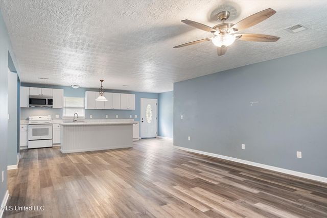 181 Marshall Cove, Byhalia, MS 38611