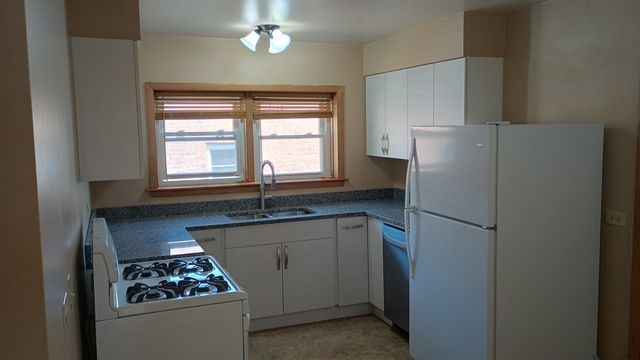 4950 Greenwood Street 3E, Skokie, IL 60077