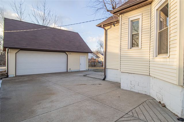 180 21st Street, Marion, IA 52302