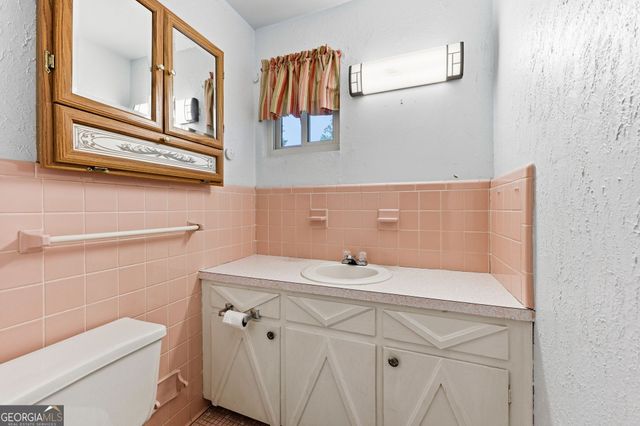 3334 Little Circle, Gainesville, GA 30506
