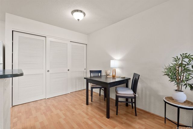 480 Mananai Place 12G, Honolulu, HI 96818