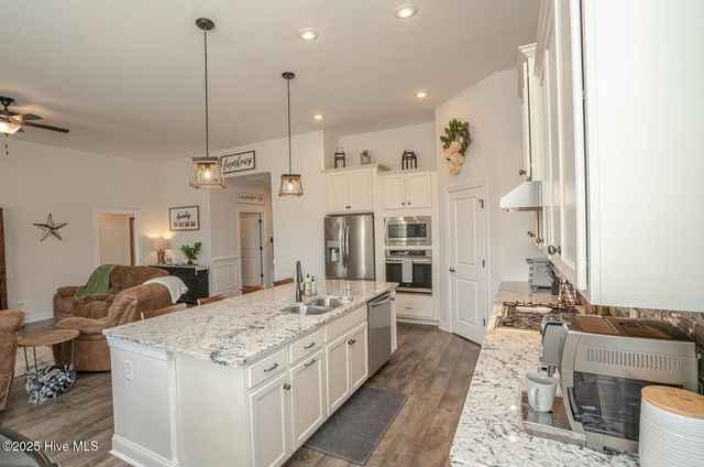 8945 Chesterfield Drive NW, Calabash, NC 28467