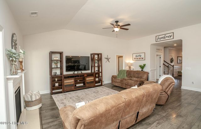 8945 Chesterfield Drive NW, Calabash, NC 28467