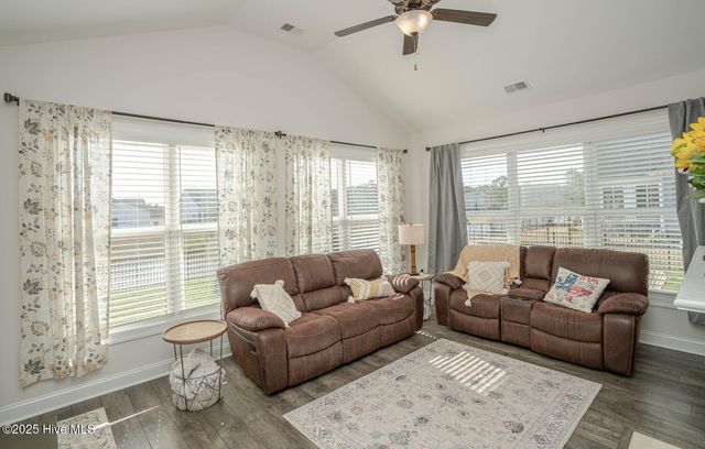 8945 Chesterfield Drive NW, Calabash, NC 28467